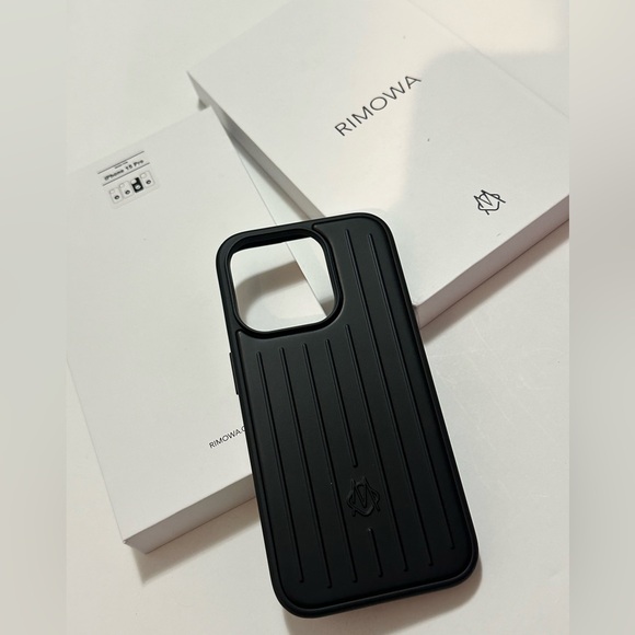 Rimowa iphone case compatible for iPhone 15 Pro - Picture 3 of 9